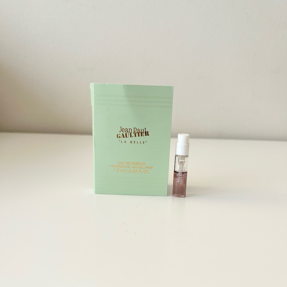 ๐ธJEAN PAUL GAULTIER "La Belle" EDP Vial Spray Sample 1.5 mL